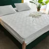 High-Quality Quilted Mattress Cover Solid Color Protector Bedding Sheet Custom Size Pad 220217