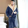 Winter Men Plus Size Szlafroki Kapturem Flanel Long Bath Robe Mężczyzna Komfort Szary Długi Dom Ciepły Szlafroki Sleep Wear Nightwear 201125