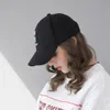 刺繍入り野球帽の女性中国のキャラクターサンのバイザー帽子夏の屋外の帽子の固体カラーボードキャップ卸売