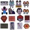 Pins, broches Stephen King Horror Movie Pin Collection Evil Guy Killer Broche Spooky Halloween Sieraden Accessoires