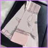 Lüks Marka Bayan Moda Atkılar Tasarımcı Kafa Klasik Çanta Eşarp Yüksek Kaliteli İpek Malzeme Tasarımcıları Eşarplar Güzel D221211F