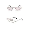 Lunettes de soleil zowensyh mode ins flip sun rack dames hip hop rétro vapeur punk rend amusant des lunettes triangulaires creuses 307l