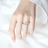 Wong Deszcz 925 Sterling Silver Emerald Cut Utworzone Moissanite Gemstone Wedding Engagement Diamenty Ring Fine Jewelry Hurtownie Q1214