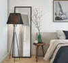 Nordic Lampa podłogowa Postmodern Minimalizm Lampy podłogowe do salonu Sypialnia Home Decor Bedside E27 Iron Iron Tripod Lampa