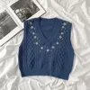 Ezgaga Femme Sweater Vest Fashion Automne Japanese Preppy Style Femelle Flemelle Broderie en V V Vilai sans manches élégant 201214