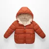 Parkas de invierno Chaquetas para niños Gorra de lana extraíble Niños Niñas Súper suave Cálido Espesar Terciopelo Abrigo para niños Bebé Ropa exterior Chaqueta LJ201017