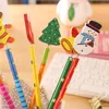 Acquista Novità Regali Di Matita Di Natale Per Bambini Ritorno A Scuola Tema Natalizio Bambini Cartone Animato Matita Di Legno Con Molle Colore Casuale