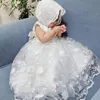 Tjejklänningar Baby Tjej Dop Klänning Outfits Infant White Boutique Lace Chopening Gown With Hat Första Födelsedag För Född Infant1