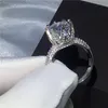 Kraliçe Crown 4ct Lab Diamond Ring 925 STERLING Gümüş Nişan Düğün Bankaları Kadınlar İçin Gelin Yıldönümü Partisi Mücevherleri1738233