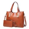 Hot Sale Composite Bag 2020 Hot Solds Kvinnor Mode Handväska Axelväskor Europeisk och Amerikan Tygväska Vaxad Läderväskor Messenger Ba