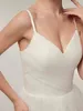 2022 Hög lågt bröllopsklänning V Neck Asymmetrisk Tulle Spaghetti Strap Enkel Casual Bridal Gowns Vestido de Novia Robe Marie