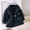 幼児の女の子のための冬のジャケット