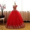 2021 Nuovo arrivo sexy Bateau Red Ball Gown Abiti Quinceanera con applicazioni in oro Sweet 16 Dress Debuttante Prom Party Dress Custom Made 006