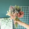 10pcs 인공 폼 6 헤드 묶음 웨딩 꽃 꽃다발을위한 가짜 식물 시뮬레이션 홈 장식 가짜 지점