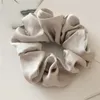 Frete Grátis Moda Mulheres Adorável Cetim Cabelo Bandas Brilhante Cor De Cabelo Scrunchies Garota de Cabelo Acessórios Acessórios Titular