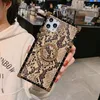 Luxe mobiele telefoonhoesjes met Animal Snake Skin-textuur Vierkant telefoonhoesje voor nieuwe iPhone 15 14 13 12Pro Max 7 8 plus Vintage vingerringhouder Soft Cover designer hoesje