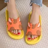 Verão Mulheres Chinelos Cute Dos Desenhos Animados Animais Fretwork Flats Soft Bathroom Chuveiro Não Deslize Slides Sandálias de Praia Senhoras Sapatos