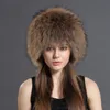 Vinter Naturlig Real Raccoon Fur Hat Med Good Elastic Real Fur Ear Flaps Hat Kvinnor Stickad Cap Wholesale