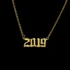 30 sztuk Pismo Rok urodzenia 2010-2020 Naszyjnik ze stali nierdzewnej Stary English Number Wisiorek Charm Chain Minimalistyczna Biżuteria Dla Kobiet Urodziny Rocznica Graduacyjna