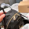 Designerin-Frauen-Leinwand-Rucksacktasche mit Münzgrundstück Vintage Outdoor Shopping Packs Modes Black Mini Rucksacks Bags