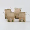 Décorations de Noël 50pcs / lot Paper Kraft Small House Candy Box Gift Emballage pour les biscuits au chocolat Supplies de fête de Noël