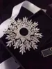 Modemärke snöflinga diamantdesigner stift broscher för lady kvinnor fest bröllopälskare gåva engagemang lyxsmycken för brud3598590