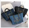 2021 Nowe Kobiety Tote Tote Canvas Torebki Europejskie i Amerykańskie Łańcuchy Mody Torba Na Ramię Duża Pojemność Messenger Torebki Travel Denim Torba