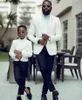 Yüzük Taşıyıcısı Çocuğun Resmi Giyim Smokin Şal Yaka Bir Düğme Çocuk Giyim Düğün Parti Çocuklar Için 2 Parça Set Beyaz Ceket Siyah Pantolon