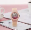 8 färger ny stil fabrik grossist koreanska version trend college vind vattentät damer kvarts titta mode all-match watch grossist