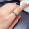 WEAINY Ring im herzlichen Stil, natürlicher Londoner Blautopas-Ring, S925-Sterlingsilber, einfacher beliebter blauer Edelstein-Schmuck, Damenring Y11247i