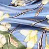9090 cm fyrkantig silkescarf kvinnor modedesigner vackra blommor foulard mjuk satin sjal kerchief halsdukar nacke huvudduk2937136