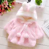 Winter Baby Girl Jackets Outerwear Velours Fabric kledingstuk Mooie boogjas voor babymeisjes Kinderkleding Kleding