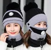 Gebreide mutsen maskers sjaal set 3 stks / set mutsen met klep masker sjaal winterwol pompon casual hoed sets feestartikelen feestmutsen CCA12628