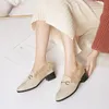 New Women Women Winter Shoes Middle Heels 3cm Classic Retro Style Design Luxo de luxo Sapatos de vestido de escritório vermelho