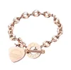 Charmarmband berömda smycken kvinnor 3 färger älskar armband armband rostfritt stål guldhjärta för födelsedagsfest gåva