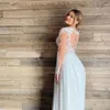 Plus Size Beach Trouwjurken met Lange Mouw 2022 Moderne V-hals Kant Applique Chiffon Sheer Back Flowy Rok Boho Bruidsjurk