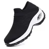 패션 맨 신발 메쉬 통기 운동 운동을 걷는 남성 신발 새로운 편안한 가벼운 운동화 C-200301162
