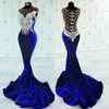 Niebieskie zroszony Syrenka Backless Suknie Wieczorowe Sheer Bateau Neck Cekinowy Velvet Prom Suknie Sweep Pociąg Appliqued Formalna sukienka