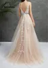 2023 Trouwjurken V Hals Licht Champagne vloerlengte Applique Open Back A Line Backless Bridal Dress Vestido de Noiva Mariage218o