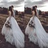 Elegancki Romantic Vintage Linia Suknie Ślubne Długie Rękawy Illusion Tulle Court Train Lace Aplikacje Suknia ślubna Suknia