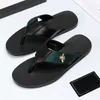 2021 fashion schwarze weiche Ledersandalen Mules Bienen Summers Slide Slippery Flat Chain Sandalen breite T-Bar Casual Beach Slip Sandalen mit Schachtel