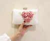 2022 White Pu flores strass saco de noite bolsa de casamento anel dedo anel diamantes chain bolsas de ombro de cristal saco de noite 01