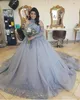 2021 Bollklänning Lyx Silver Grå Quinceanera Klänningar Halter Långärmade Handgjorda Blommor Söt 16 Sweep Train Party Prom Evening Gowns