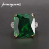 gröna emerald engagement rings