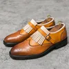 Zapato formal puntiagudo tallado para hombres Moda Contraste Geen Amarillo Brogue Hombres Vestido Zapatos Tassel Plus Tamaño