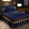 Europeu luxo velvet conjunto conjunto lace plissado cama kirt cama de casal cama king rainha quilted algodão espessos lj201016
