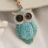 Vackra kvinnor Gift Owl Charm Nyckelring Färgglada Rhinestone Micro Pave Nyckelringar för väska dekoration