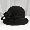 Stingy Brim Chapéus Lady Chic Flor Assimétrica Cloche Cap Mulheres 100 Lã Feltro Fedora2657107