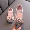 Dziewczęce skórzane buty Princess Spring Nowe bez poślizgu miękkie dno odporne na dno małe dziecko cekinowe buty dziecięce