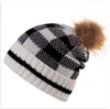 Gratis frakt Ny vinterpom beanie varm ullhatt designer stickad rutig flik hattar varmsäljande mode mössor